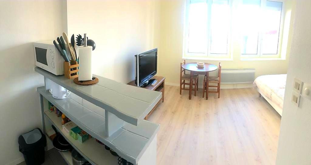 Le Comtois, Au Calme Proche De La Gare Apartment *